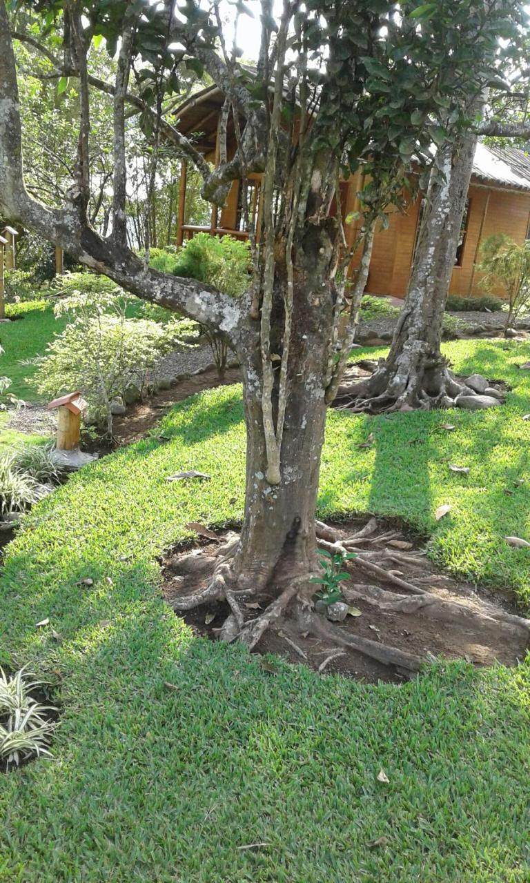 Estancia La Colina Santo Domingo de los Colorados Exterior foto