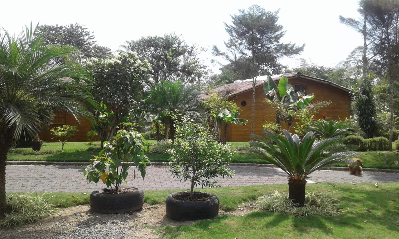 Estancia La Colina Santo Domingo de los Colorados Exterior foto